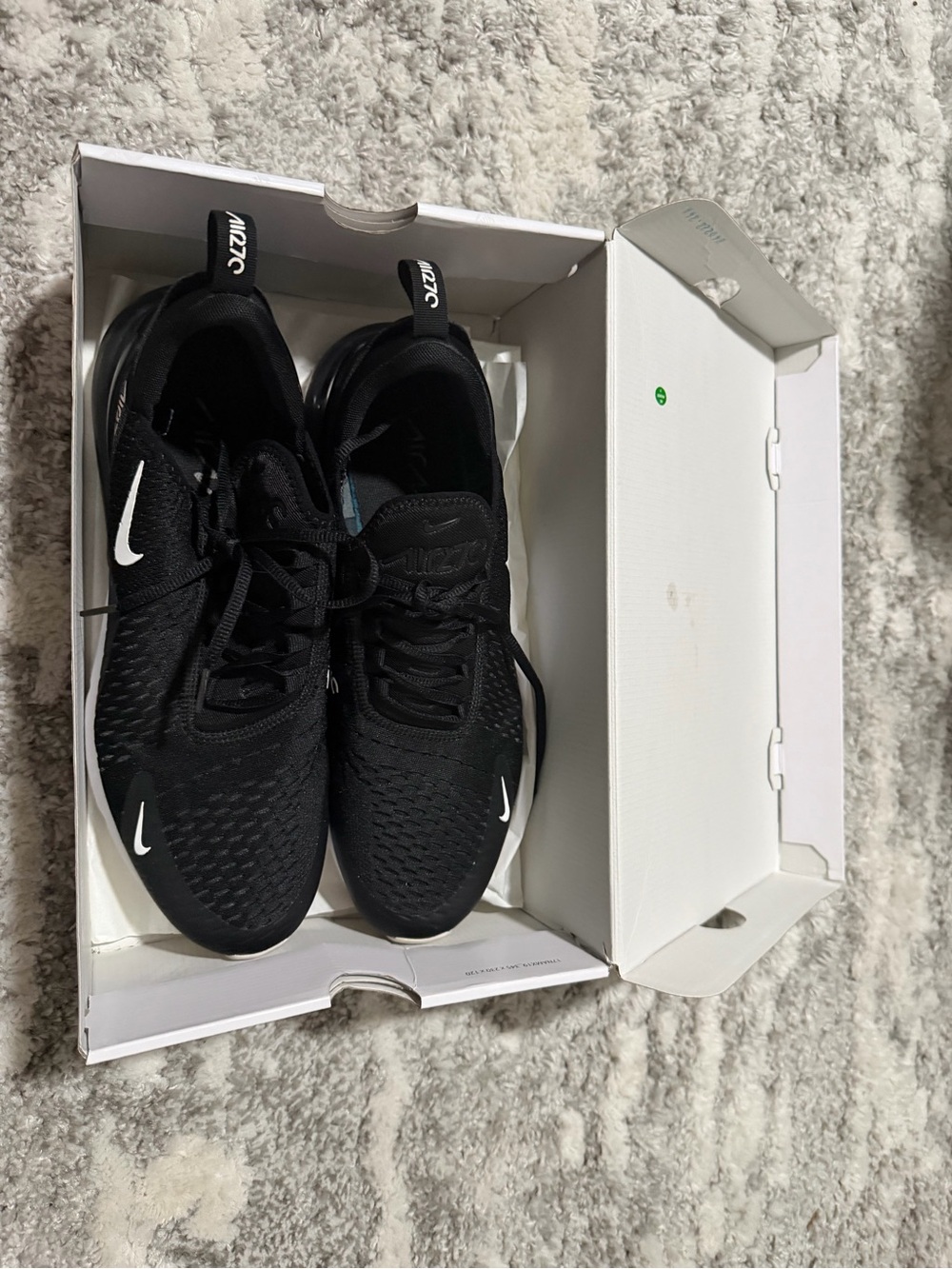 Nike Men’s Air Max 270 Black with White Swoosh Athletic Shoes great condition